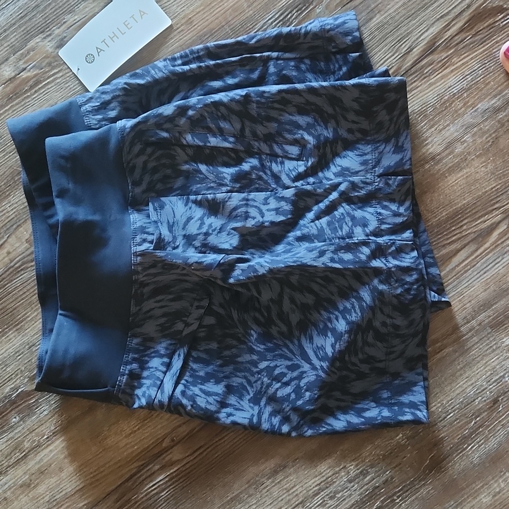 BNWT Athleta shorts - Picture 2 of 4